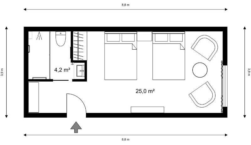 Grundriss für Hotelzimmer mit zwei Einzelbetten, Sitzbereich und separatem Badezimmer